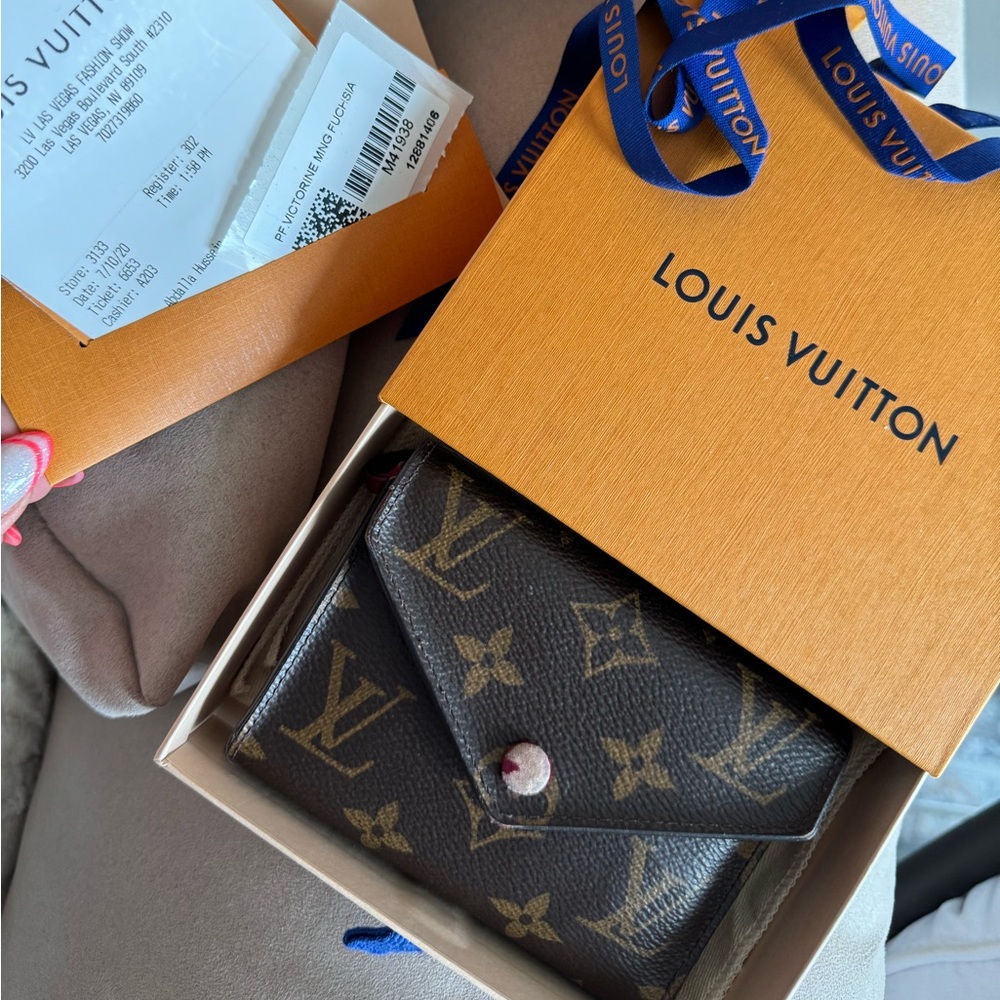 Louis Vuitton Victorine leather monogram wallet Small Authentic